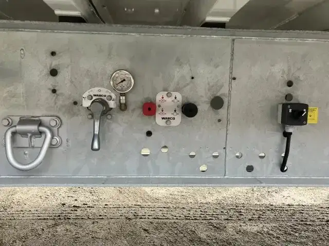 輸入車・その他 輸入車その他 トレーラー/その他 トレーラー 3軸 1デフの中古トラック画像7