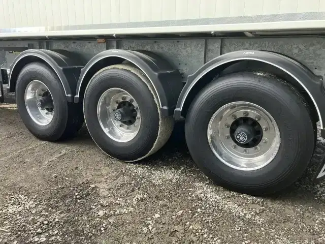 輸入車・その他 輸入車その他 トレーラー/その他 トレーラー 3軸 1デフの中古トラック画像14