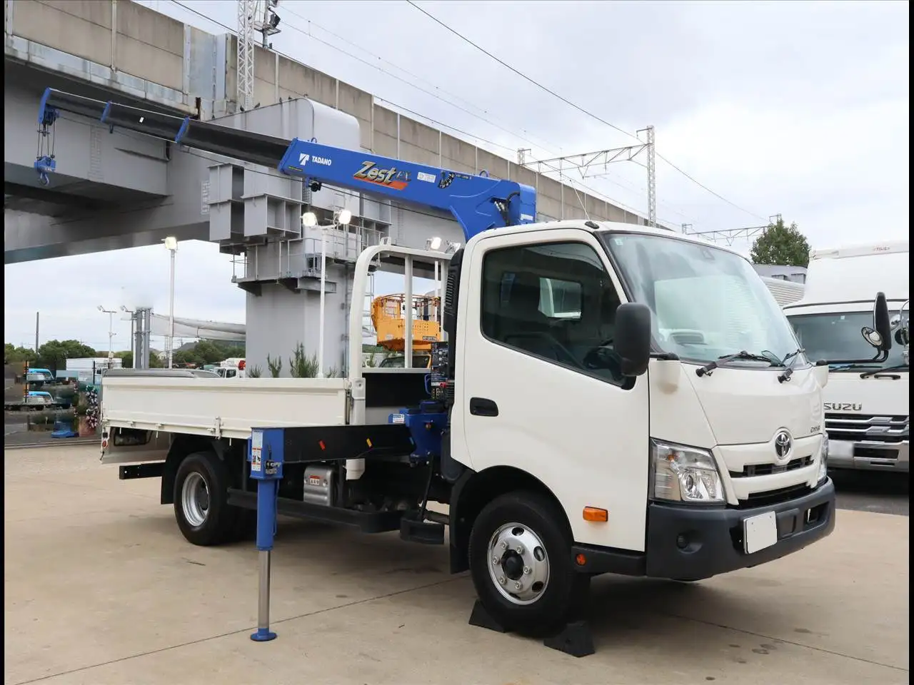 トヨタ ダイナ 小型 クレーン付 床鉄板 4段の中古トラック画像2