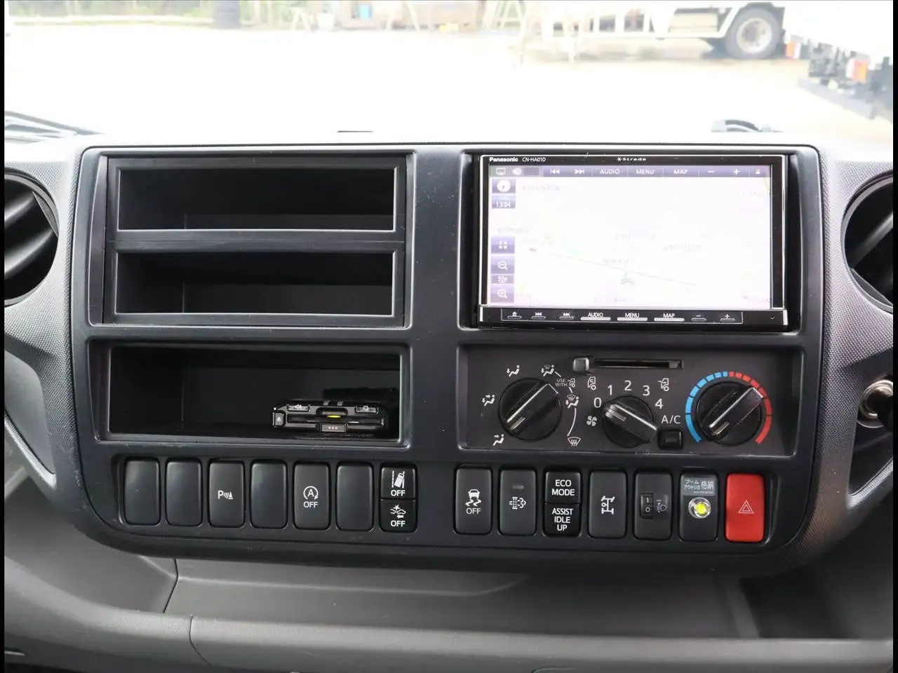 トヨタ ダイナ 小型 クレーン付 床鉄板 4段の中古トラック画像15