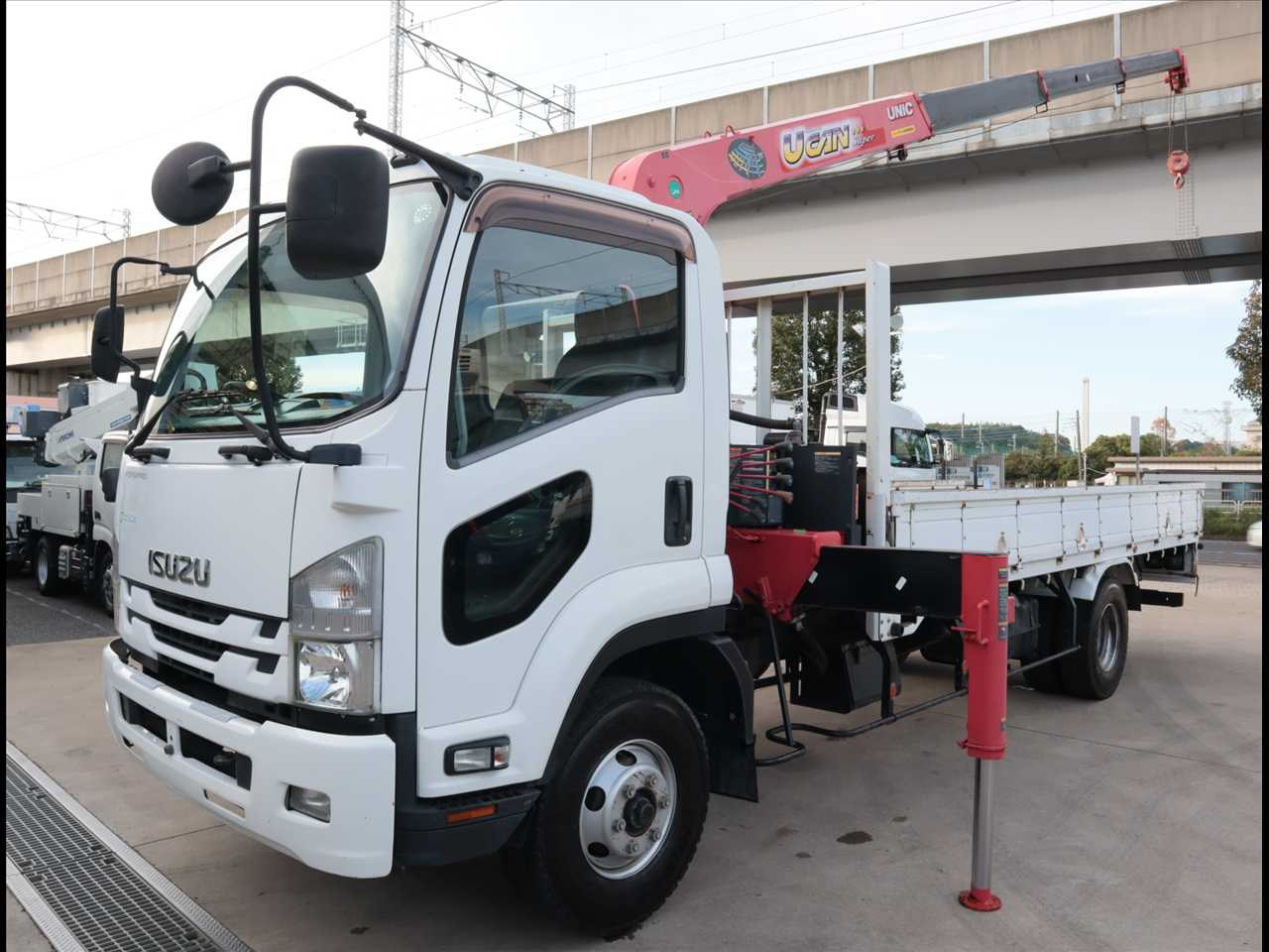 いすゞ フォワード 中型/増トン クレーン付 標準