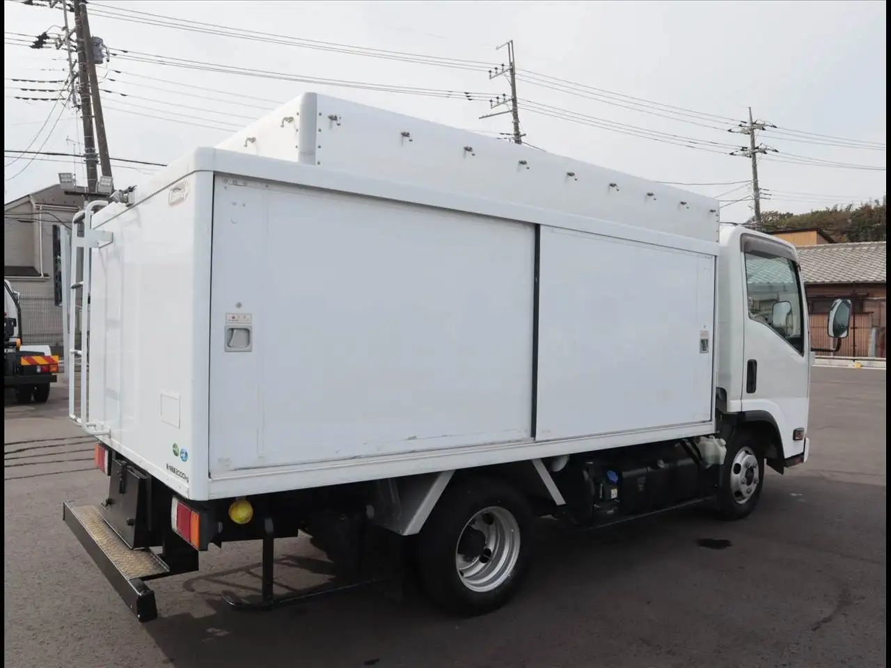 いすゞ エルフ 小型 アルミバン ボトルカー サイドドアの中古トラック画像3