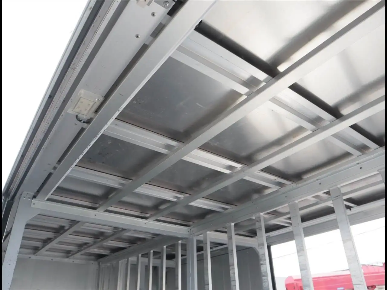 いすゞ エルフ 小型 アルミバン ボトルカー サイドドアの中古トラック画像9