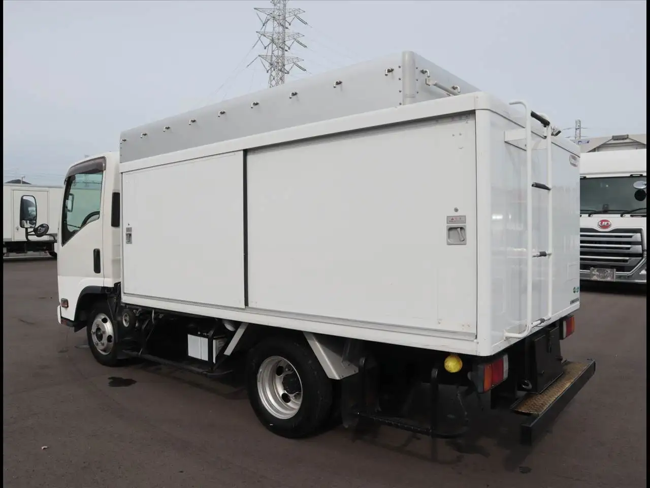 いすゞ エルフ 小型 アルミバン ボトルカー サイドドアの中古トラック画像5