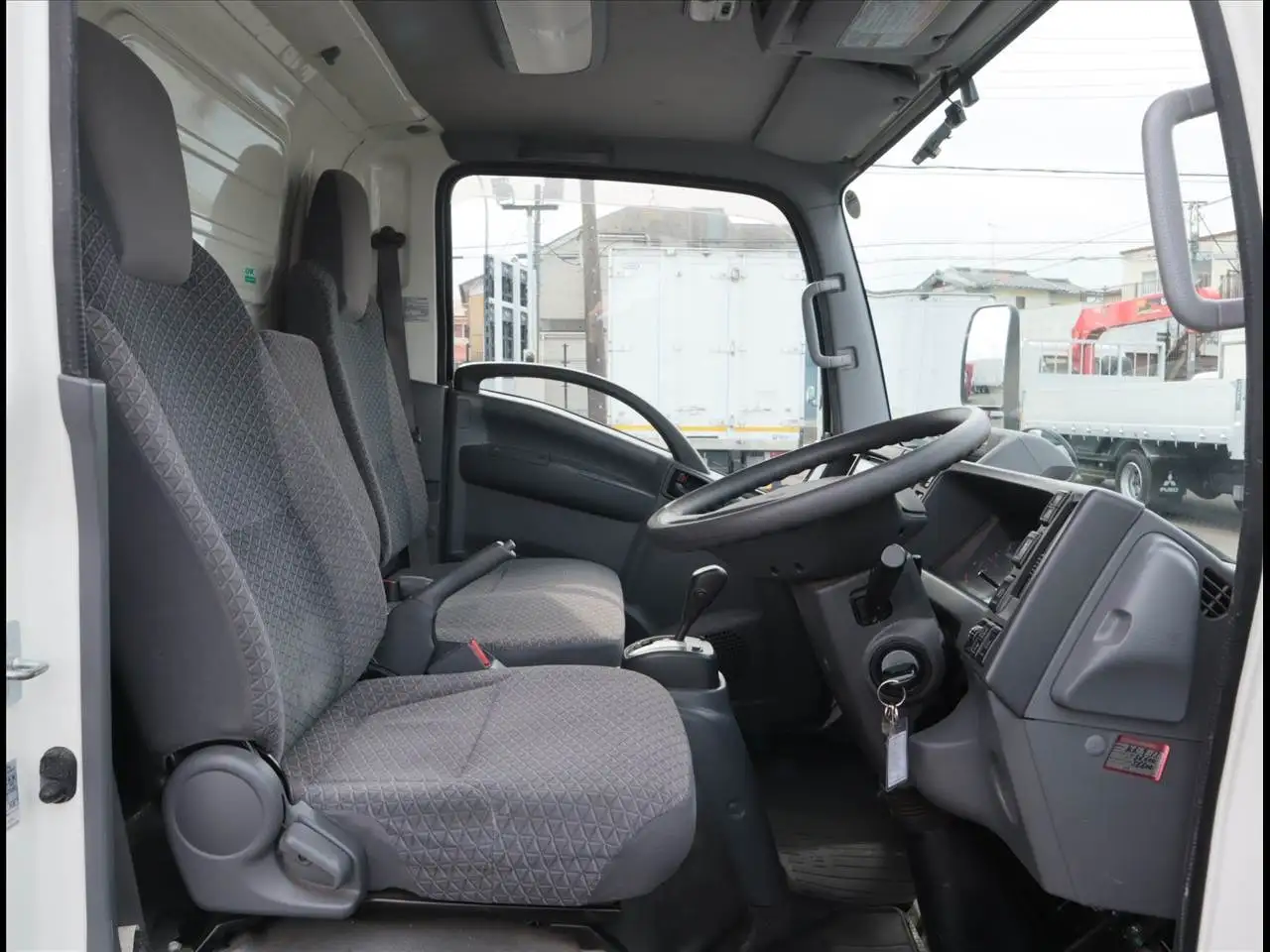 いすゞ エルフ 小型 アルミバン ボトルカー サイドドアの中古トラック画像10