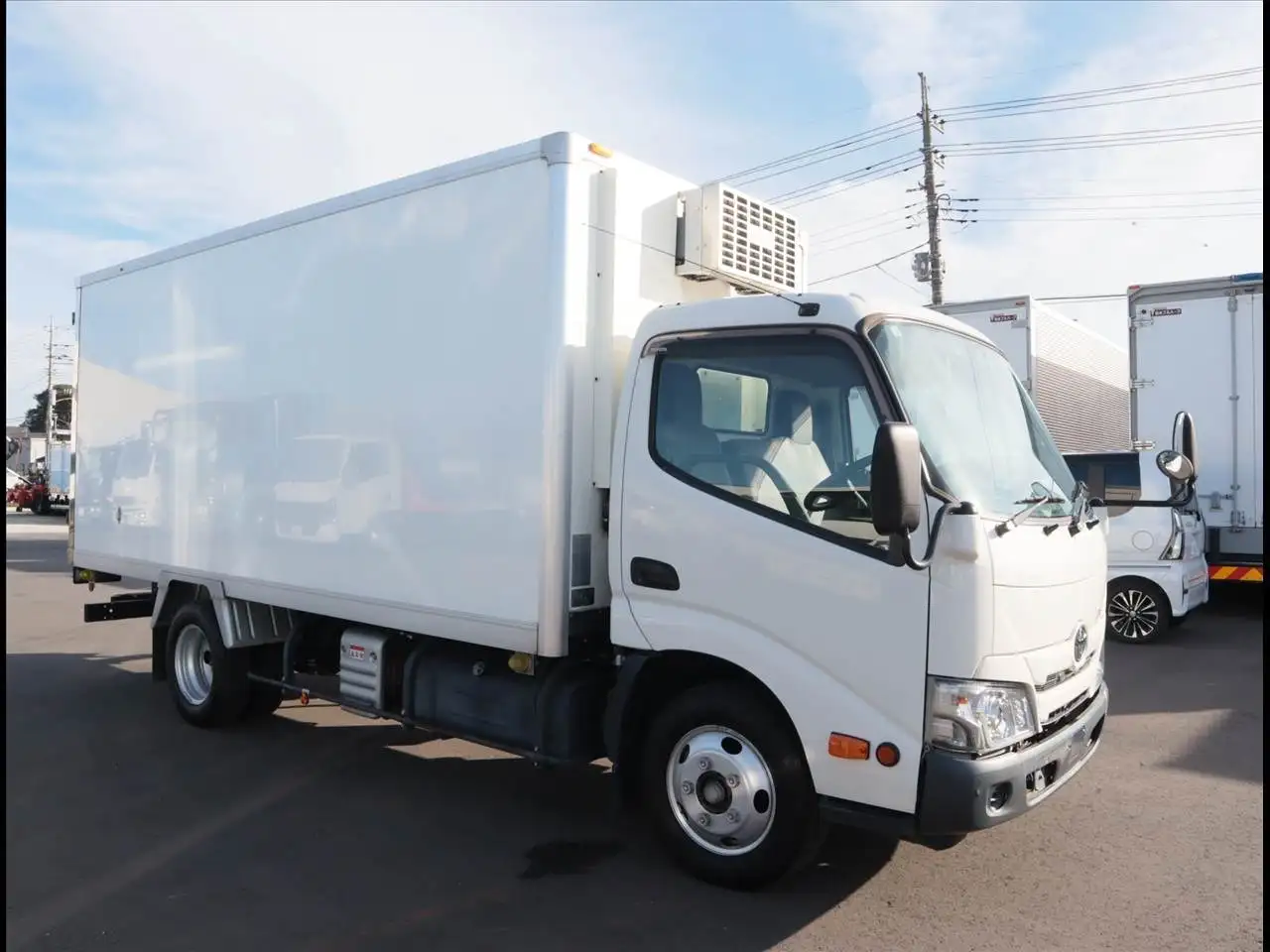 トヨタ ダイナ 小型 冷凍冷蔵 中温 床ステンの中古トラック画像2