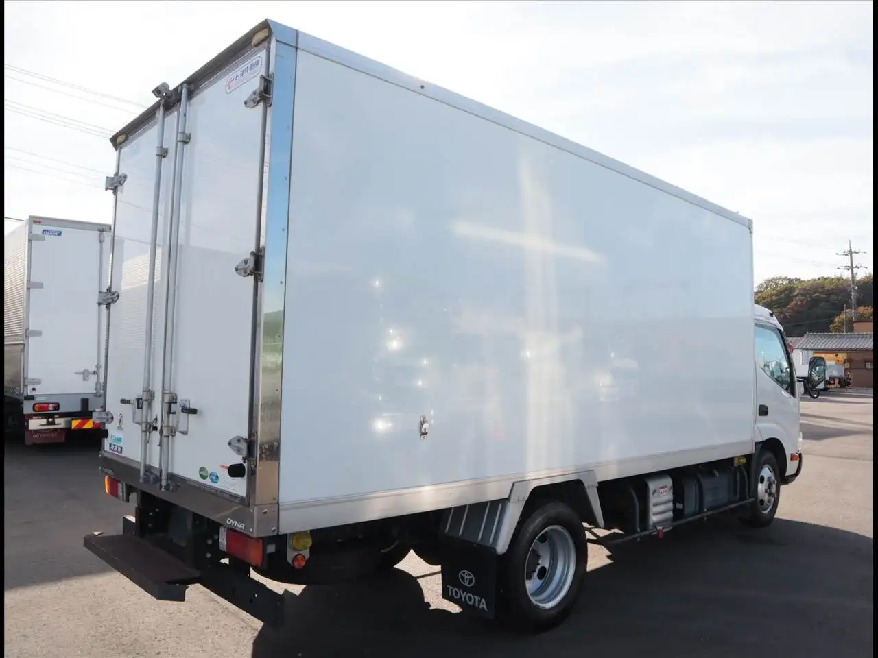 トヨタ ダイナ 小型 冷凍冷蔵 中温 床ステンの中古トラック画像3