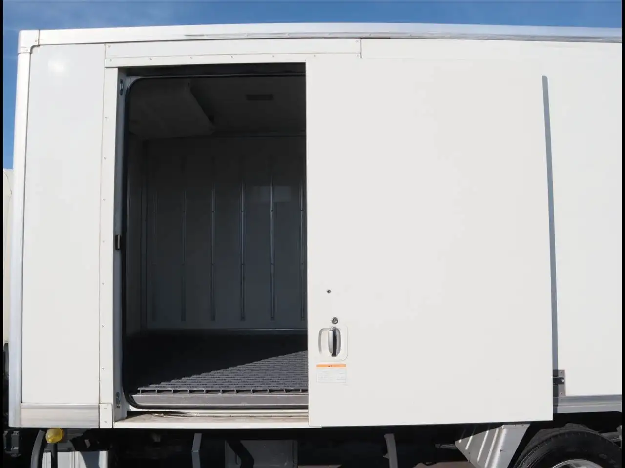 トヨタ ダイナ 小型 冷凍冷蔵 中温 床ステンの中古トラック画像5