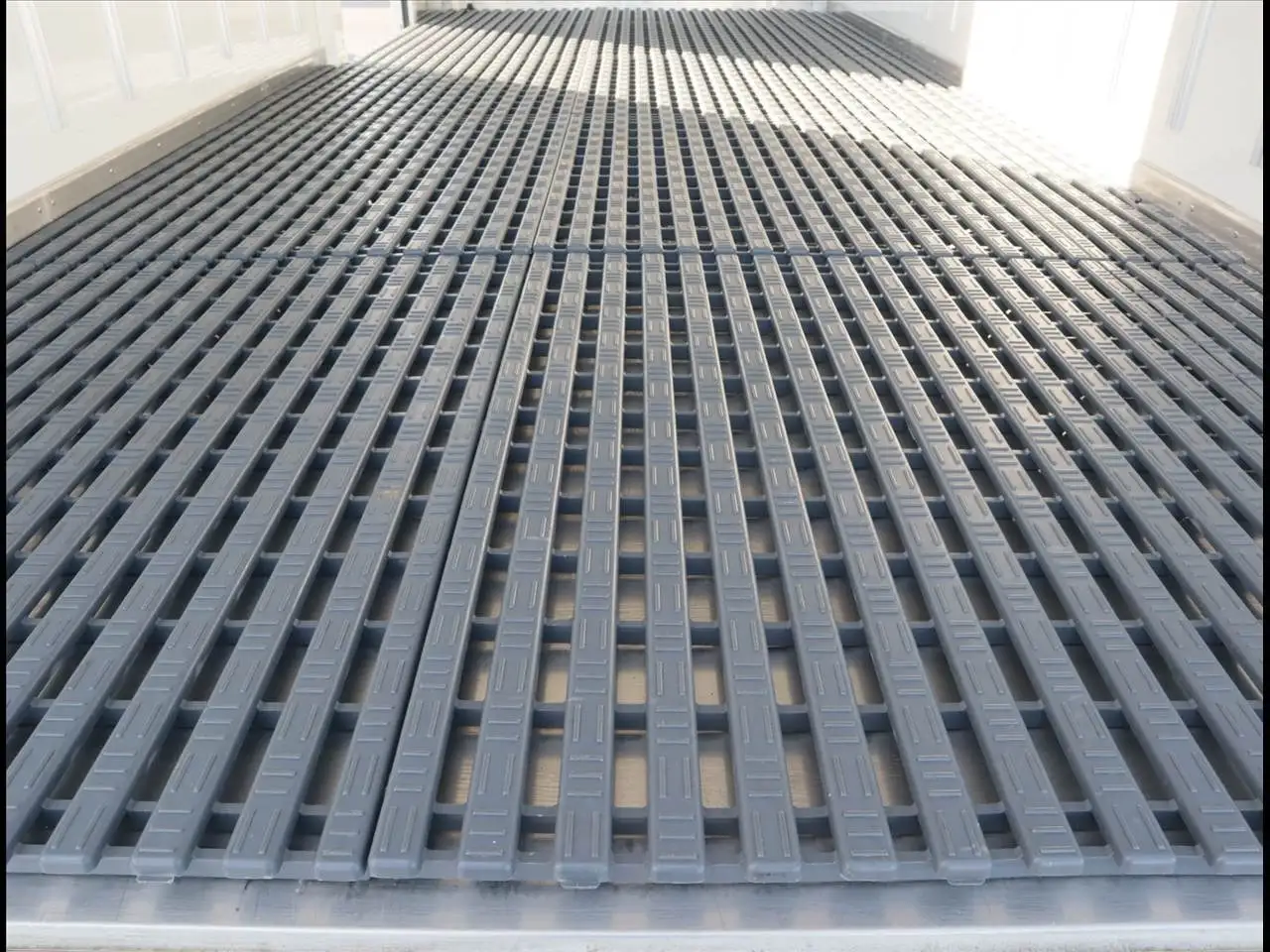 トヨタ ダイナ 小型 冷凍冷蔵 中温 床ステンの中古トラック画像8