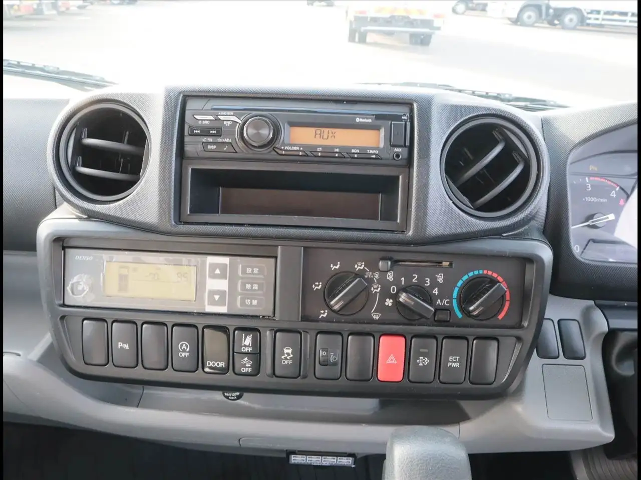 トヨタ ダイナ 小型 冷凍冷蔵 中温 床ステンの中古トラック画像14