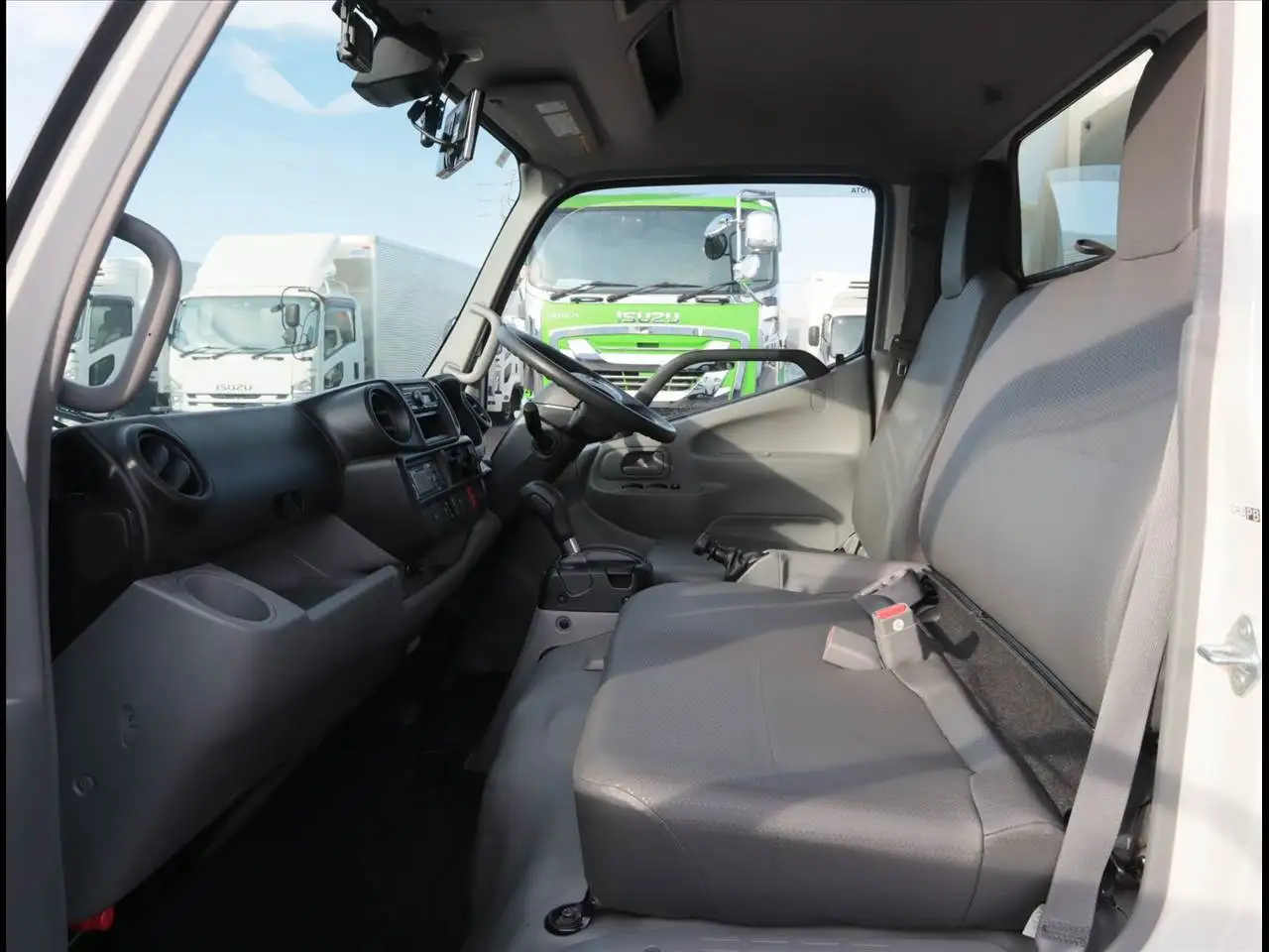 トヨタ ダイナ 小型 冷凍冷蔵 中温 床ステンの中古トラック画像12