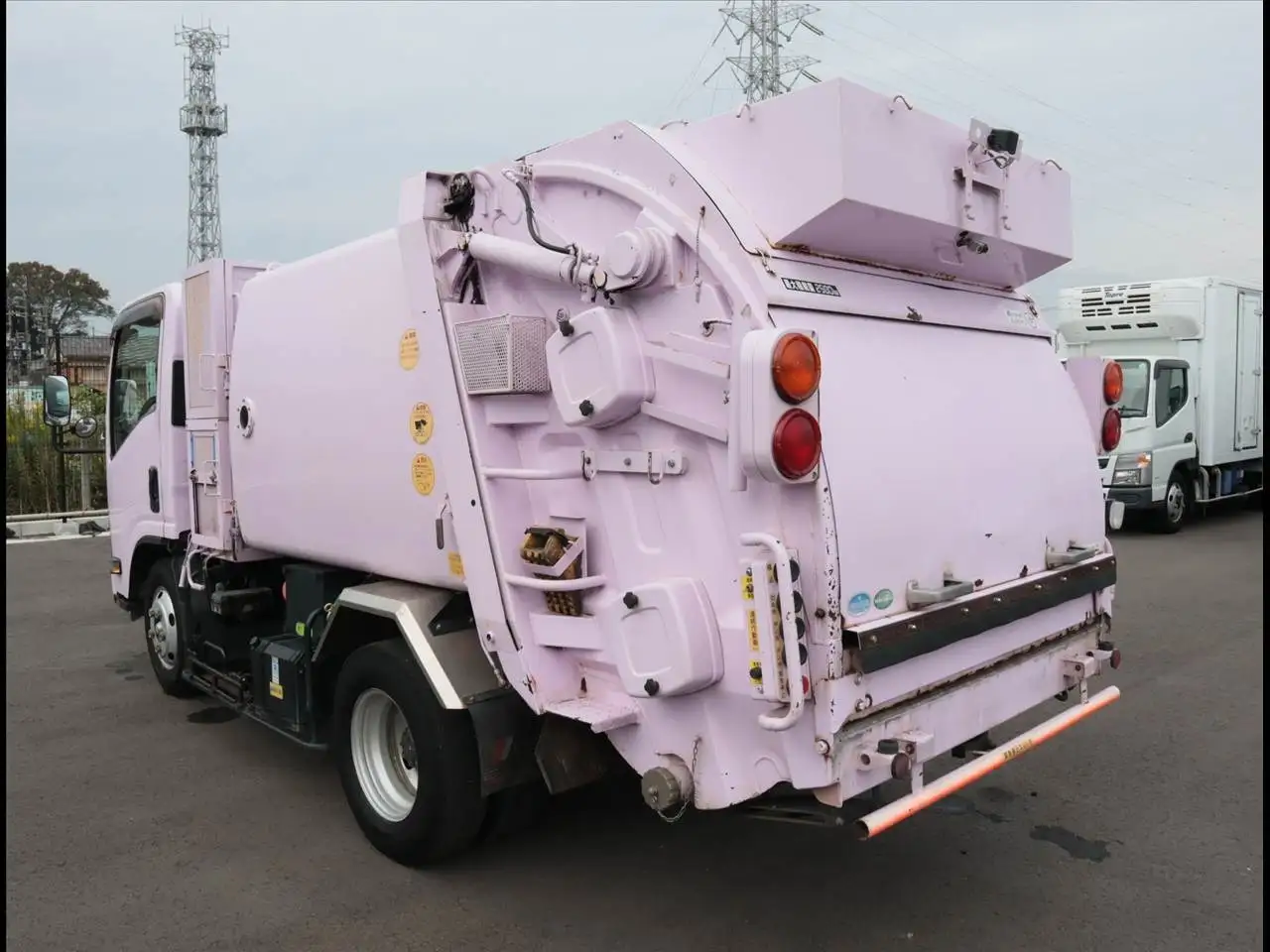 いすゞ エルフ 小型 パッカー車 巻き込み式 回転ダンプ式の中古トラック画像4