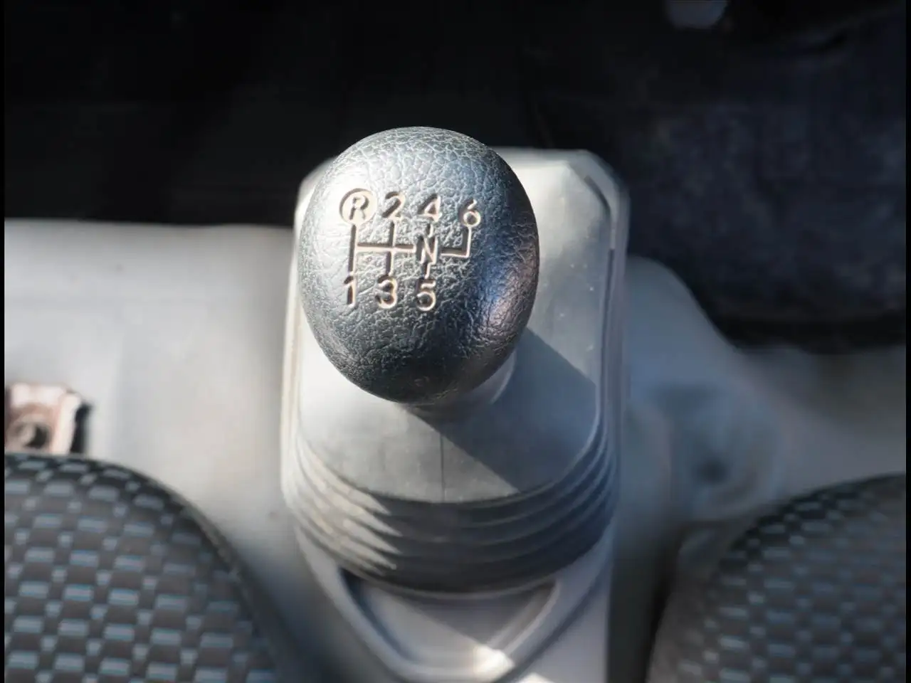 日野 デュトロ 小型 平ボディ パワーゲート 床鉄板の中古トラック画像15