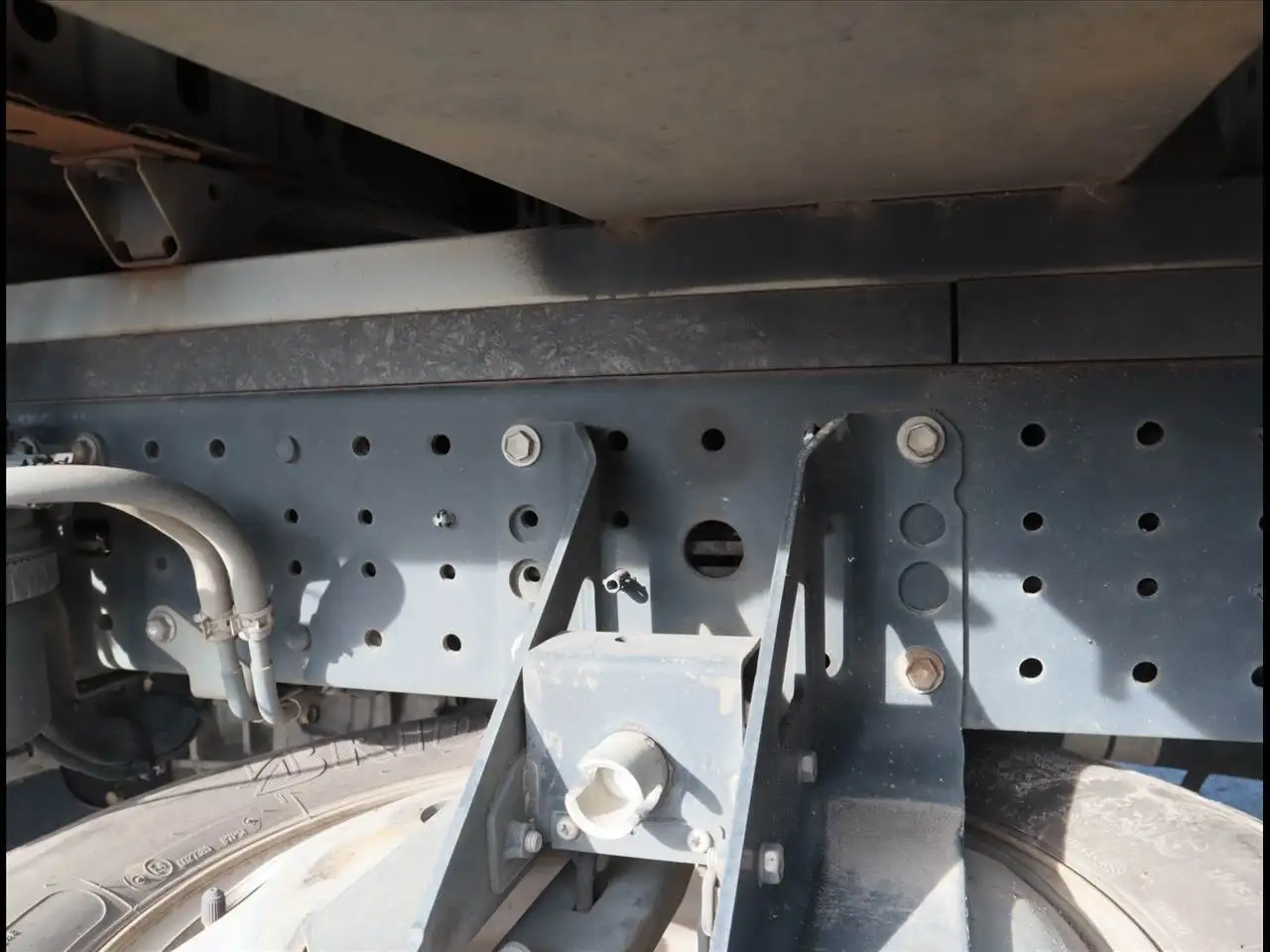 日野 デュトロ 小型 平ボディ パワーゲート 床鉄板の中古トラック画像18