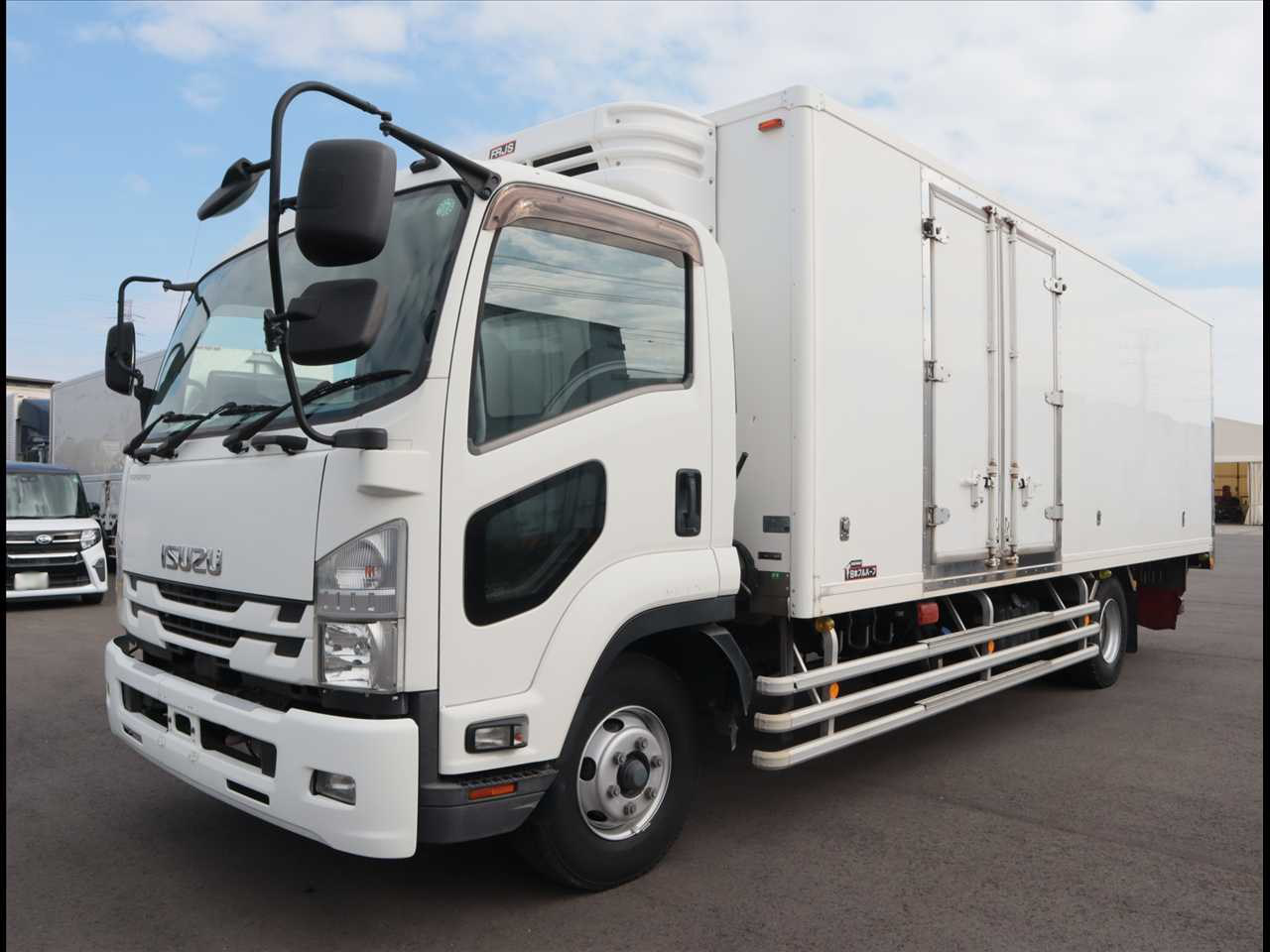 トヨタ ダイナ 小型 冷凍冷蔵 中温 床ステン の中古トラック【車両No.200385】