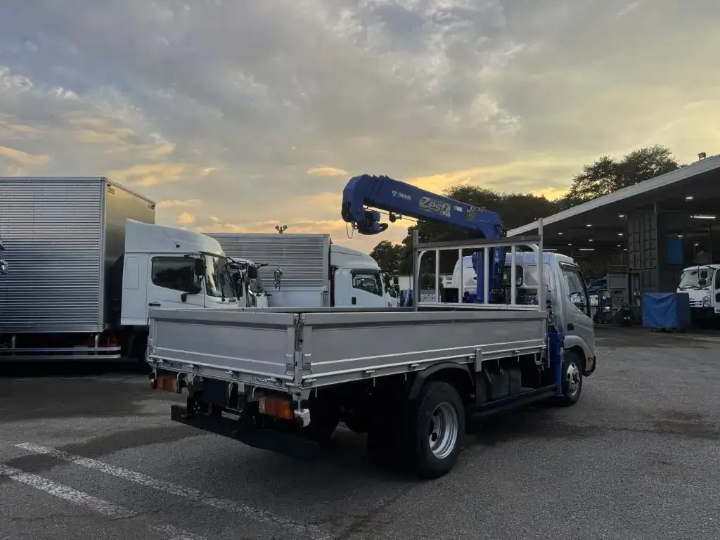 トヨタ トヨエース 小型 クレーン付 床鉄板 4段の中古トラック画像3