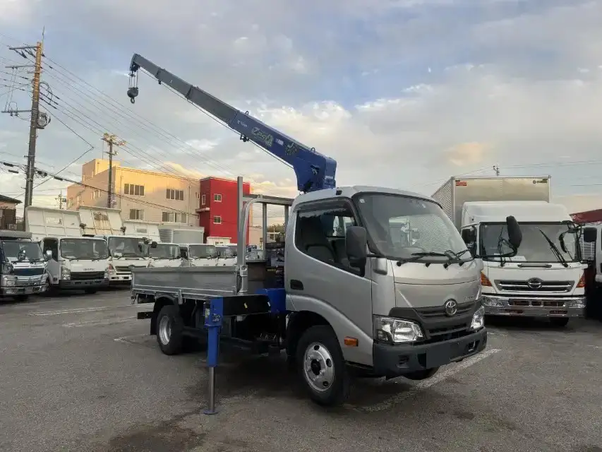 トヨタ トヨエース 小型 クレーン付 床鉄板 4段の中古トラック画像2