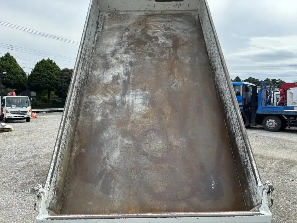 三菱 キャンター 小型 ダンプ カスタム 2PG-FBA30の中古トラック画像10