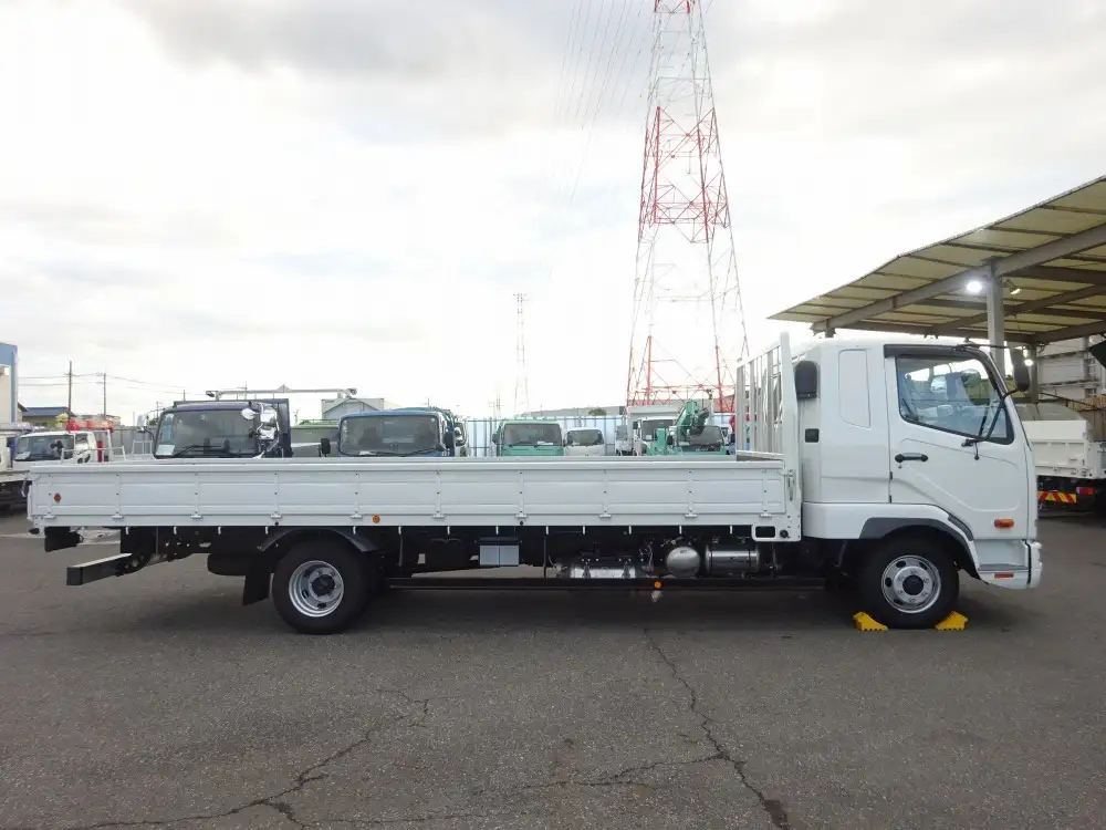 三菱 ファイター 中型/増トン 平ボディ ベッド 2KG-FK62Fの中古トラック画像3