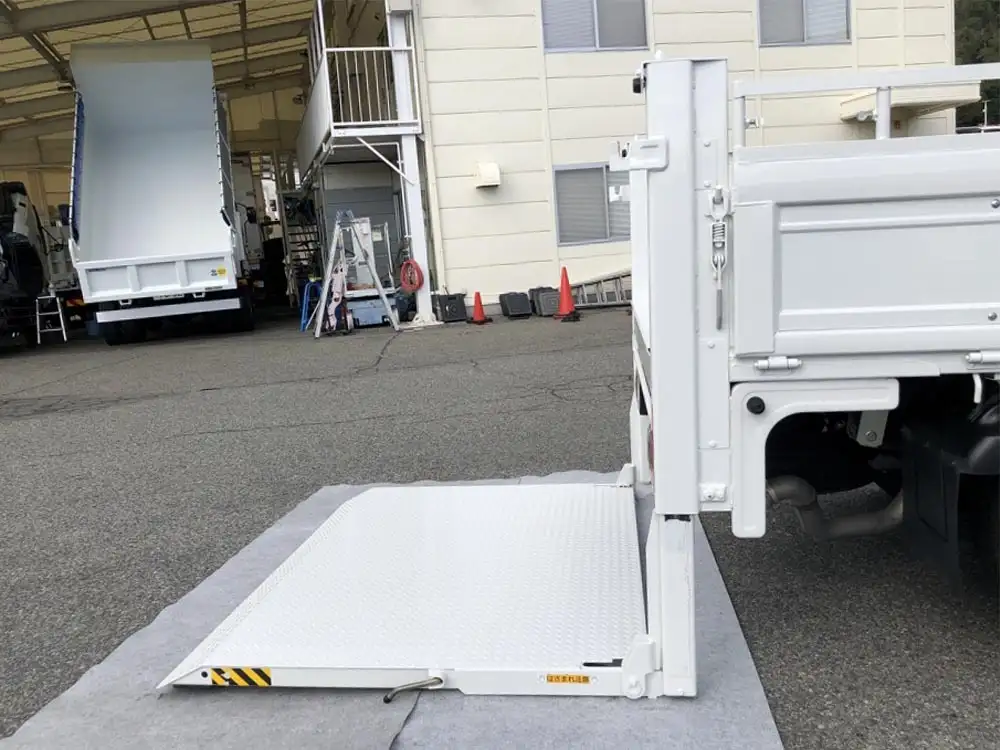 日産 アトラス 小型 平ボディ Wキャブ パワーゲートの中古トラック画像9