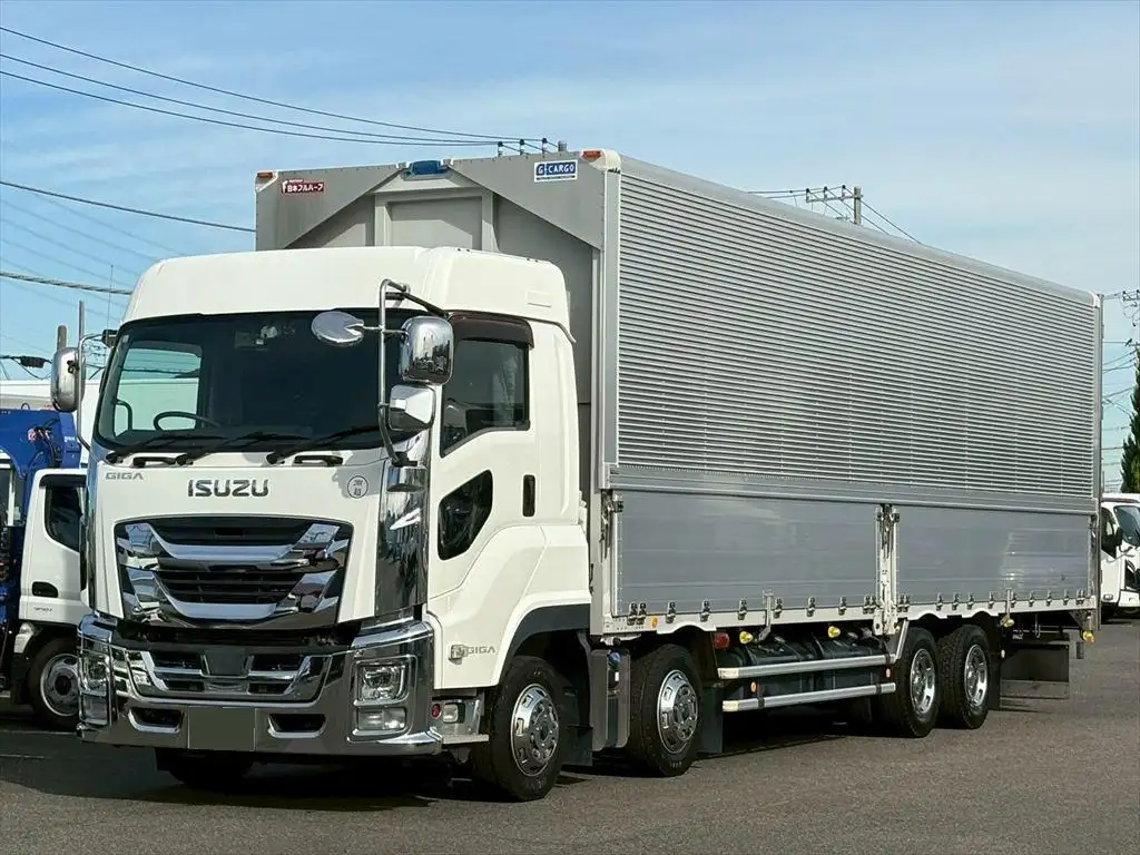 いすゞ ギガ 大型 ウイング ハイルーフ エアサス の中古トラック【車両No.200335】