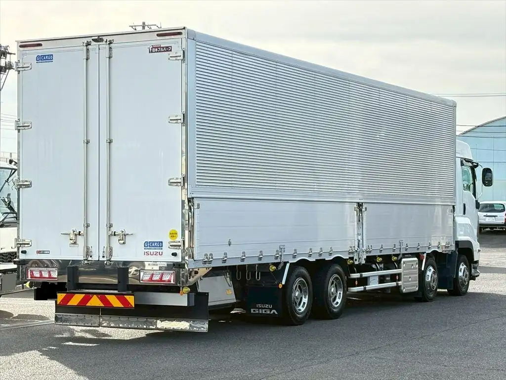 いすゞ ギガ 大型 ウイング ハイルーフ エアサスの中古トラック画像3