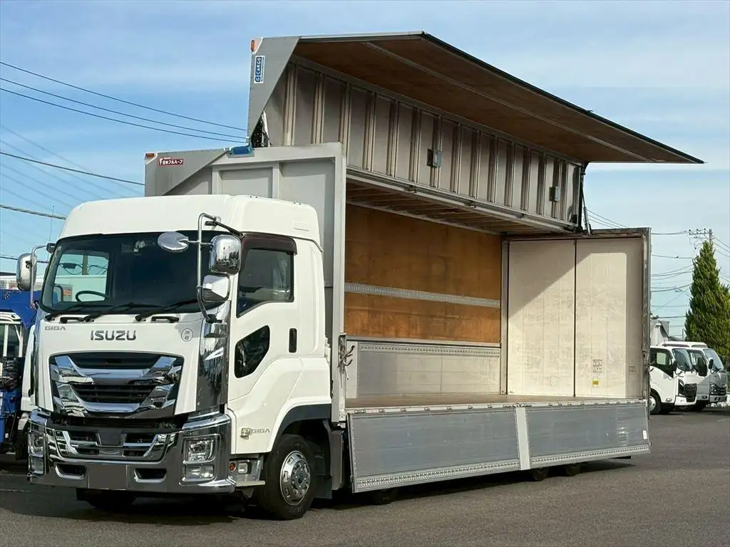 いすゞ ギガ 大型 ウイング ハイルーフ エアサスの中古トラック画像5