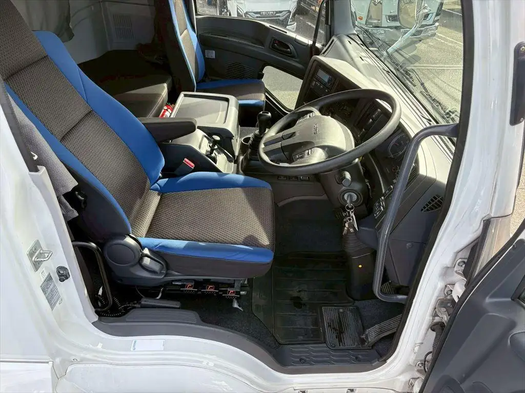 いすゞ ギガ 大型 ウイング ハイルーフ エアサスの中古トラック画像12