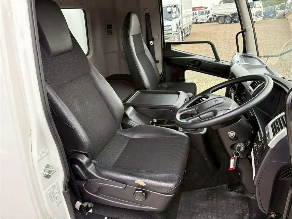 三菱 ファイター 中型/増トン ウイング ベッド 2KG-FK62FZの中古トラック画像12