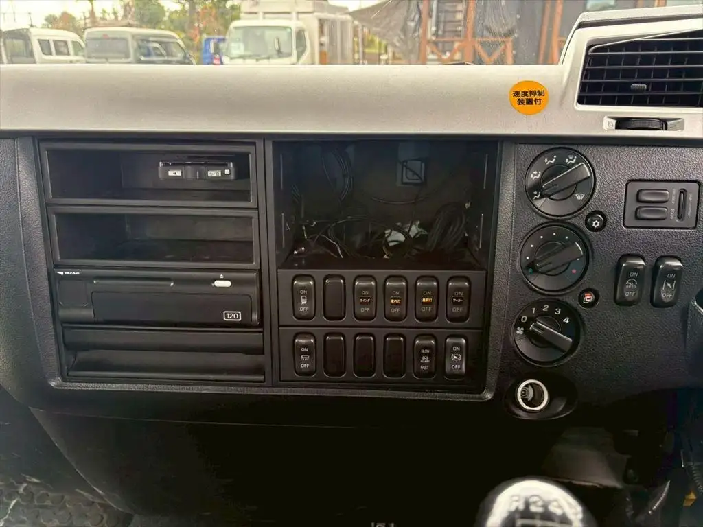 三菱 ファイター 中型/増トン ウイング ベッド 2KG-FK62FZの中古トラック画像14