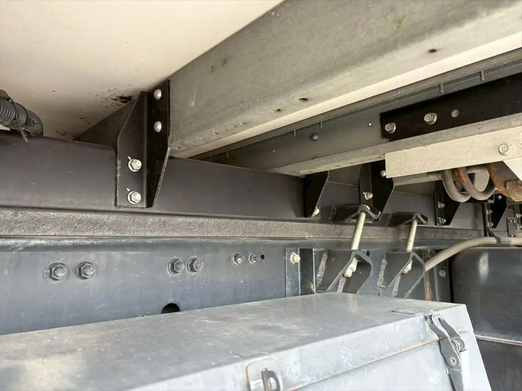 三菱 ファイター 中型/増トン ウイング ベッド 2KG-FK62FZの中古トラック画像18