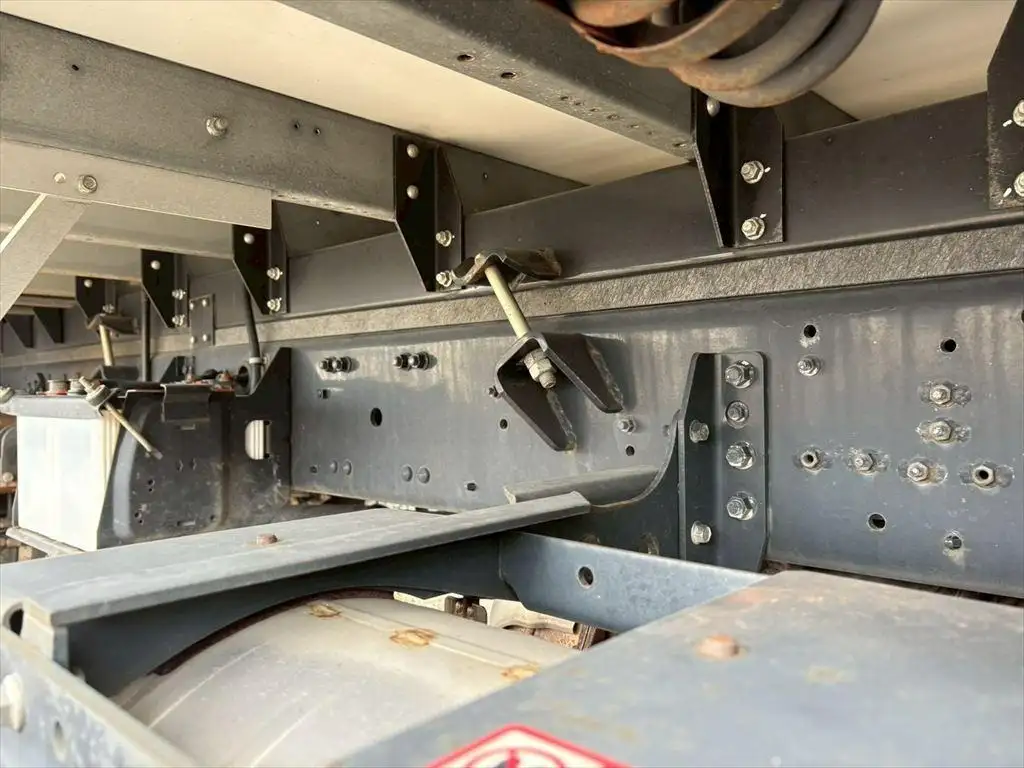 三菱 ファイター 中型/増トン ウイング ベッド 2KG-FK62FZの中古トラック画像19