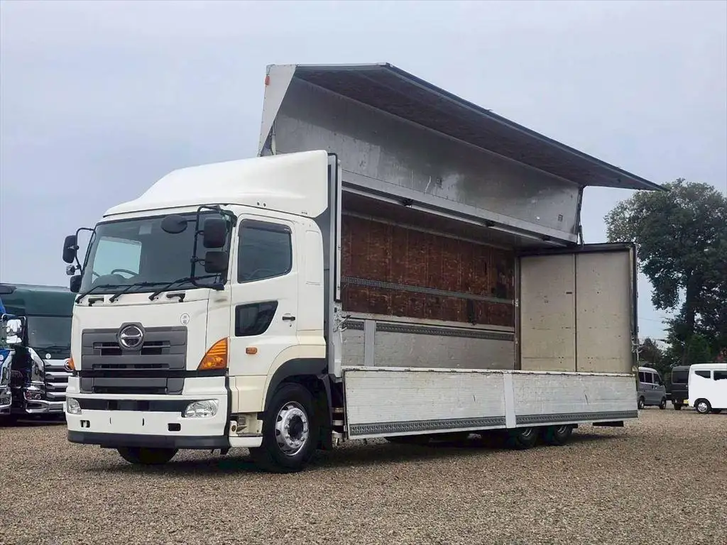 日野 プロフィア 大型 ウイング エアサス ベッドの中古トラック画像5