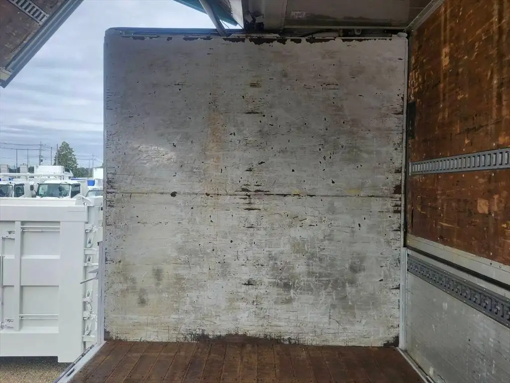 日野 プロフィア 大型 ウイング エアサス ベッドの中古トラック画像7