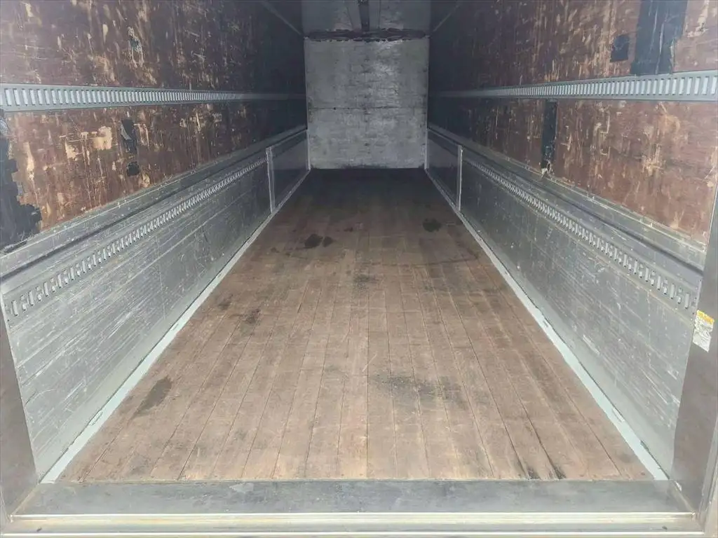 日野 プロフィア 大型 ウイング エアサス ベッドの中古トラック画像8