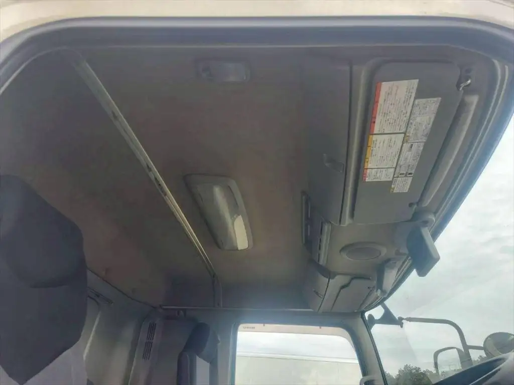 日野 プロフィア 大型 ウイング エアサス ベッドの中古トラック画像15