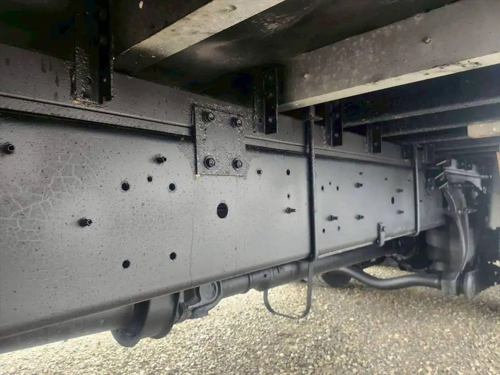 日野 プロフィア 大型 ウイング エアサス ベッドの中古トラック画像18