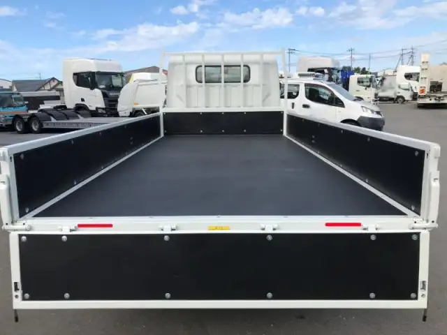 三菱 キャンター 小型 平ボディ カスタム 2RG-FEB50の中古トラック画像4