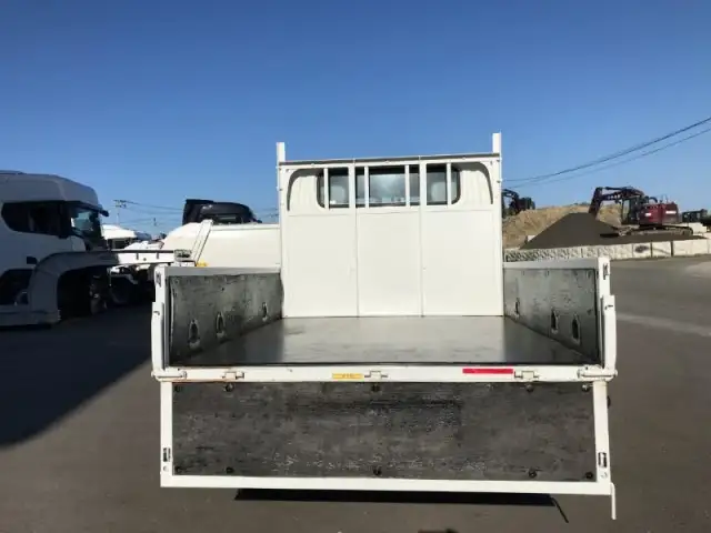 三菱 キャンター 小型 平ボディ Wキャブ 2RG-FBA20の中古トラック画像4