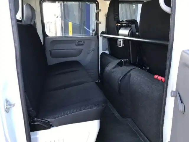 三菱 キャンター 小型 平ボディ Wキャブ 2RG-FBA20の中古トラック画像11