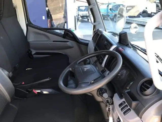 三菱 キャンター 小型 平ボディ Wキャブ 2RG-FBA20の中古トラック画像12