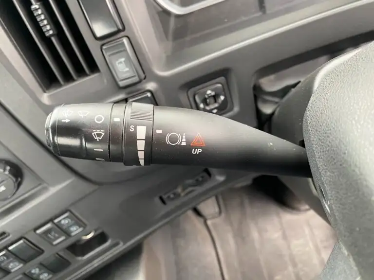 いすゞ ギガ 大型 トラクター ハイルーフ 1デフの中古トラック画像13