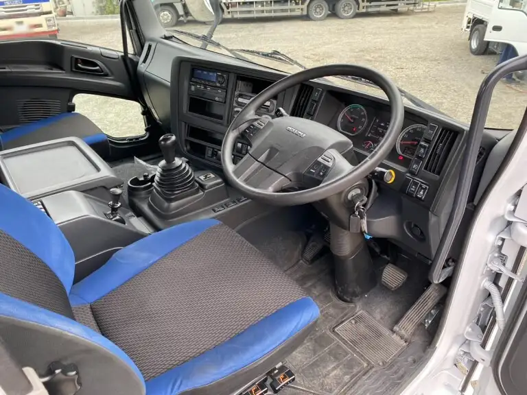 いすゞ ギガ 大型 トラクター ハイルーフ 1デフの中古トラック画像11