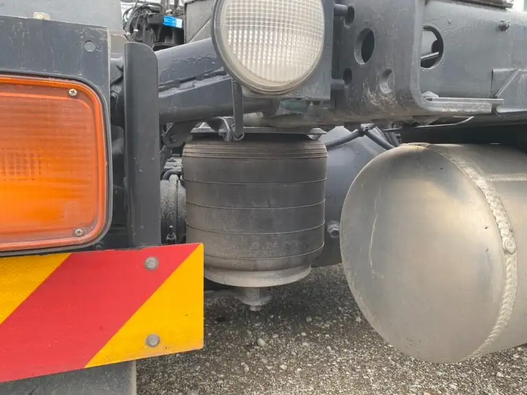 いすゞ ギガ 大型 トラクター ハイルーフ 1デフの中古トラック画像18