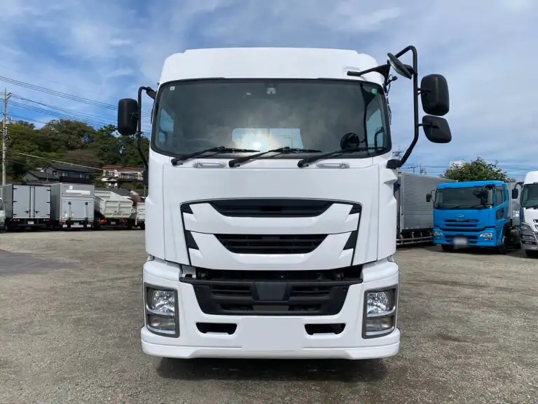 いすゞ ギガ 大型 トラクター ハイルーフ 1デフの中古トラック画像2