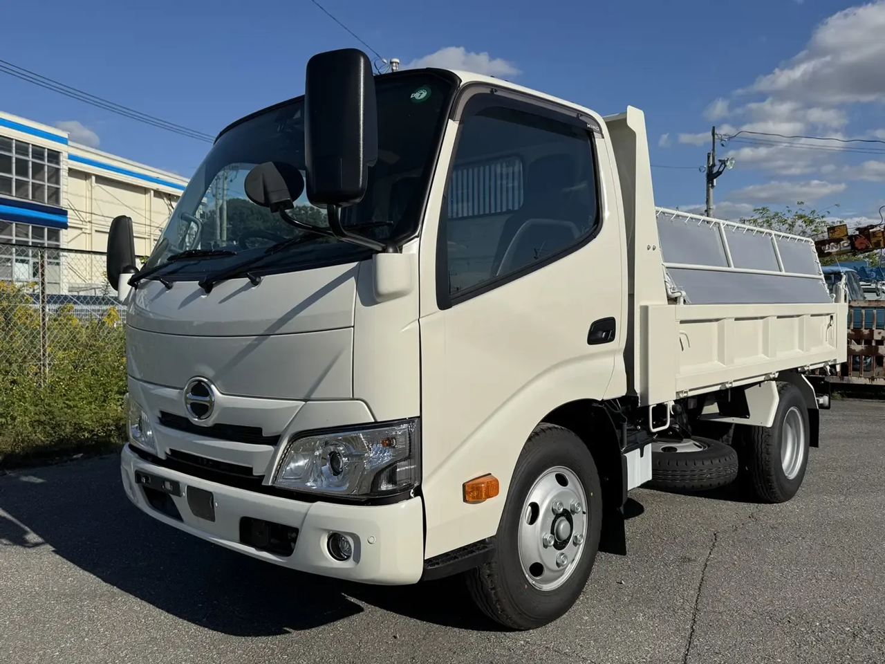 いすゞ エルフ 小型 車両重機運搬 ラジコン カスタム の中古トラック【車両No.200506】