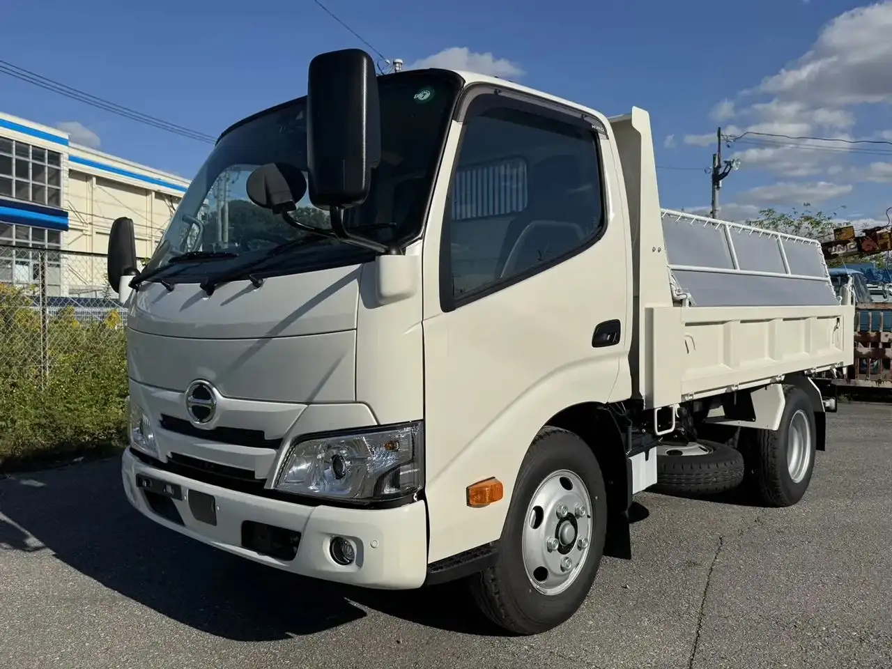 日野 デュトロ 小型 ダンプ コボレーン 2KG-XZU600Tの中古トラック画像1