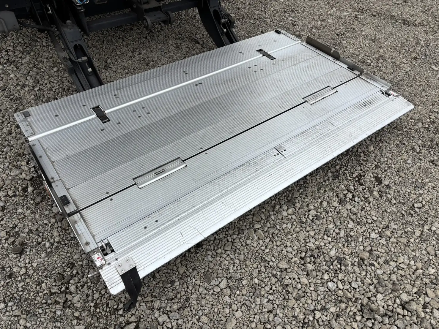 いすゞ エルフ 小型 冷凍冷蔵 低温 パワーゲートの中古トラック画像9