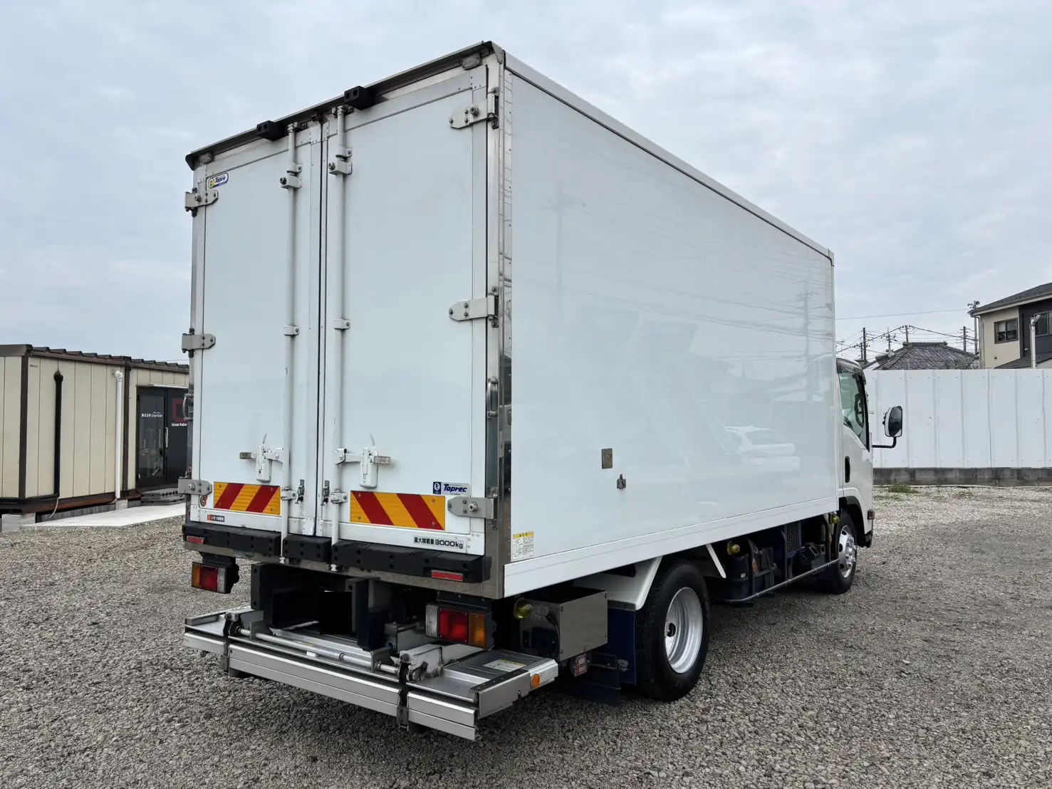 いすゞ エルフ 小型 冷凍冷蔵 低温 パワーゲートの中古トラック画像3