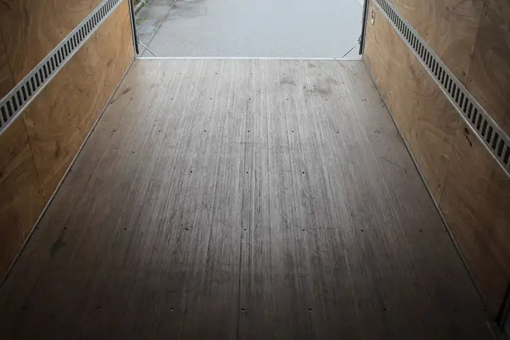 いすゞ エルフ 小型 アルミバン サイドドア TRG-NLR85ANの中古トラック画像8